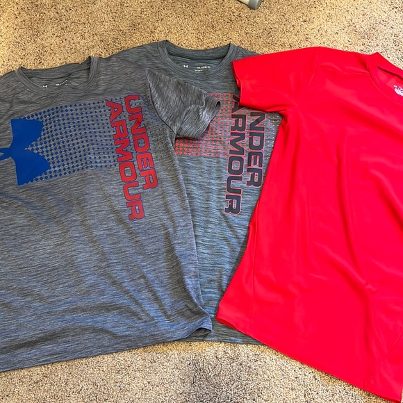 3 Under Armour T-Shirt Youth XL Grey, Red - Picture 1 of 9